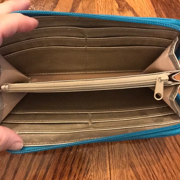 Nine West wallet Good used condition - Picture 4 of 8